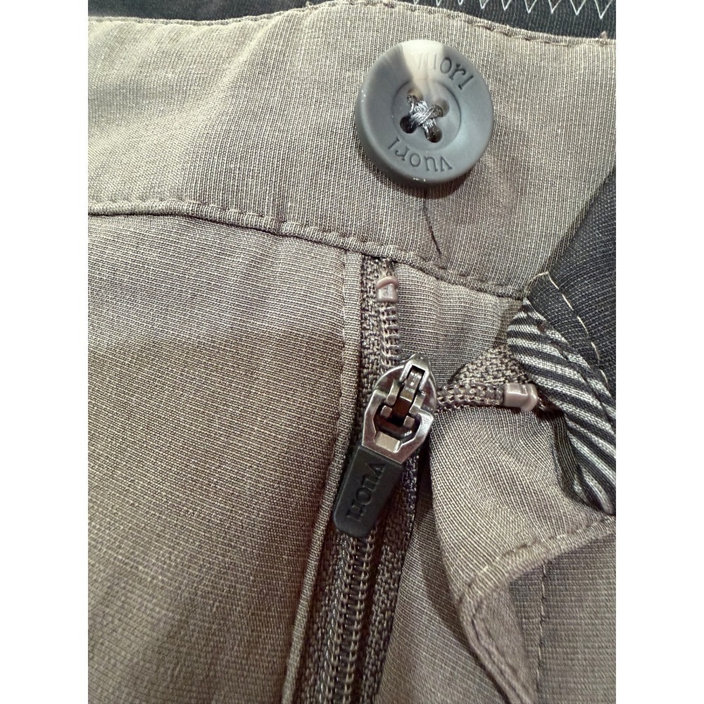 Vuori Aim Charcoal Grey Mens Performance Stretch Chino Shorts Size 36 - Picture 7 of 8